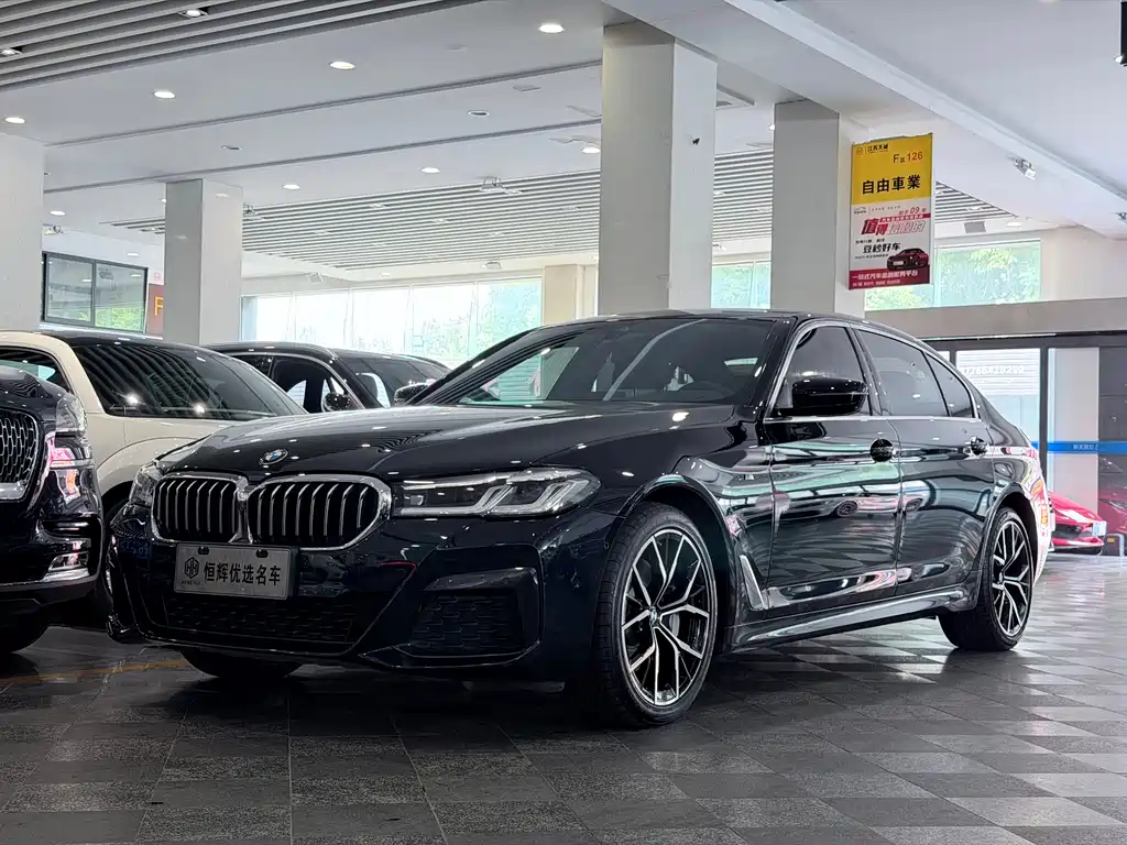 BMW 5 Series 2021 — фото 1