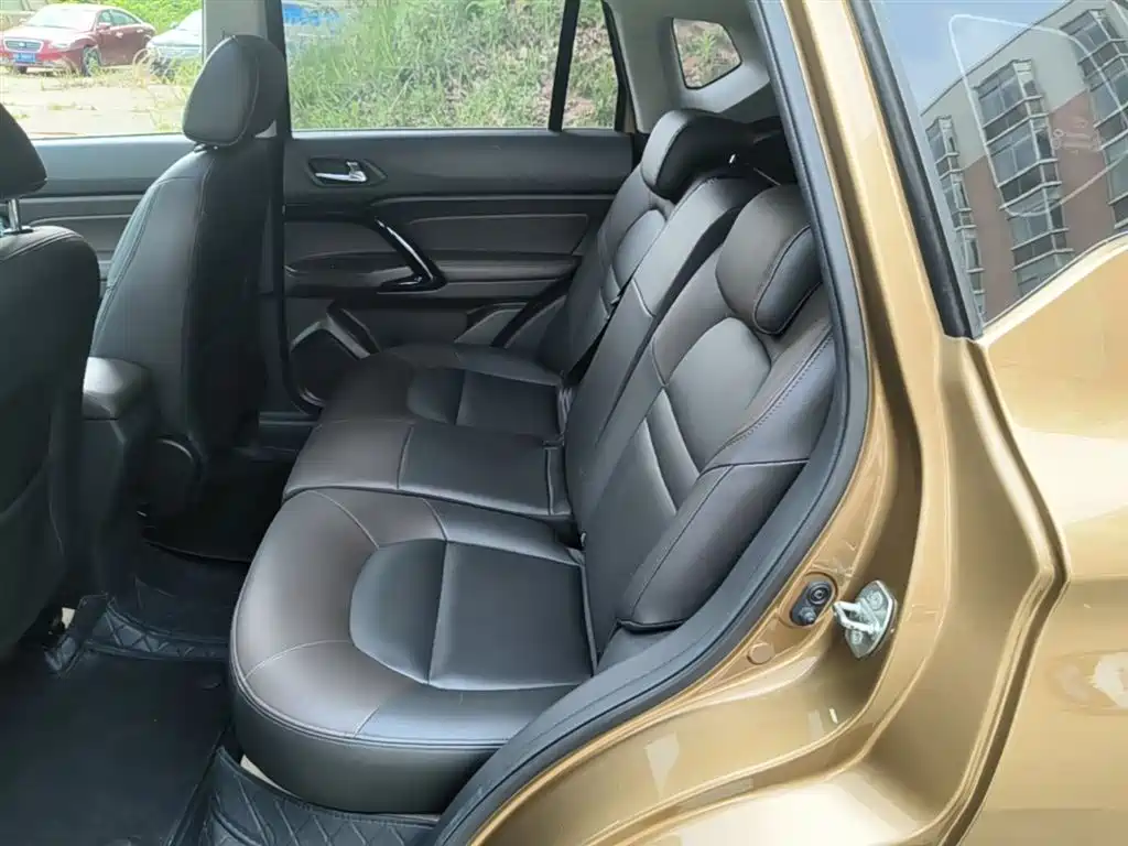 GAC Motor Trumpchi GS4 2016 — фото 17