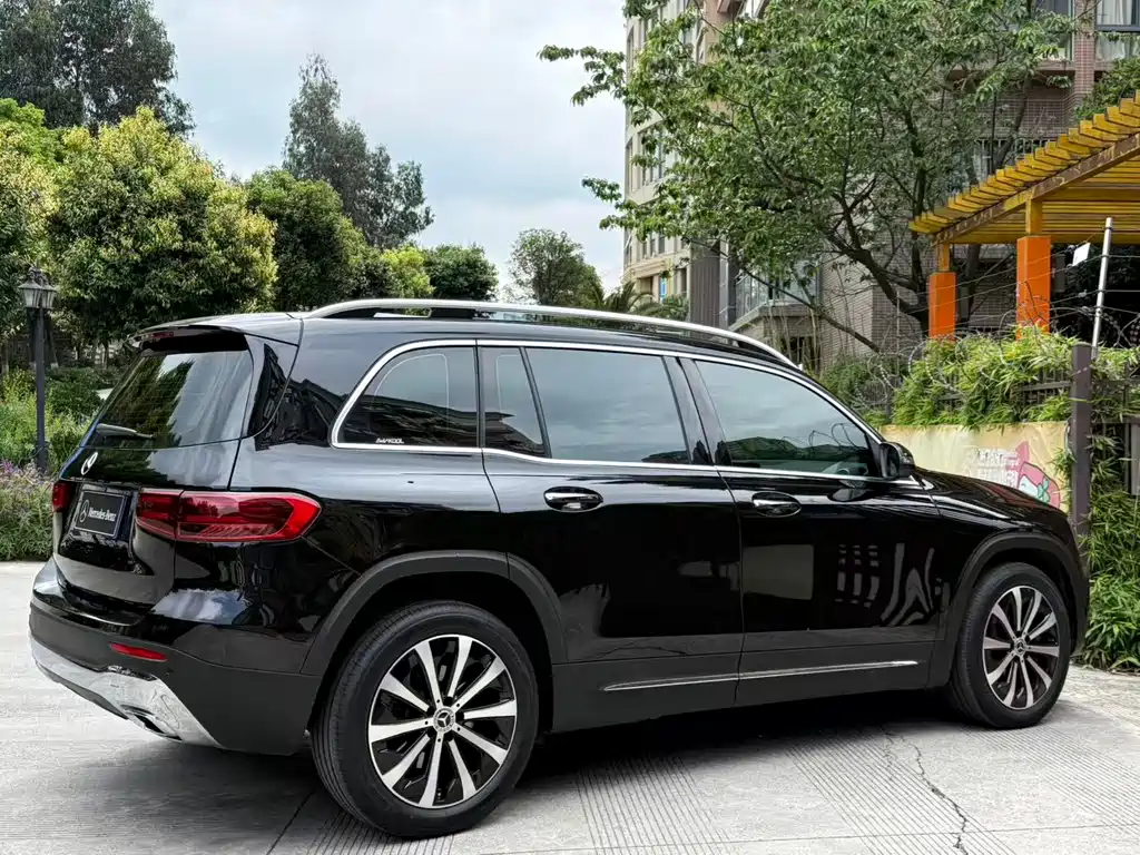 Mercedes-Benz GLB 2025