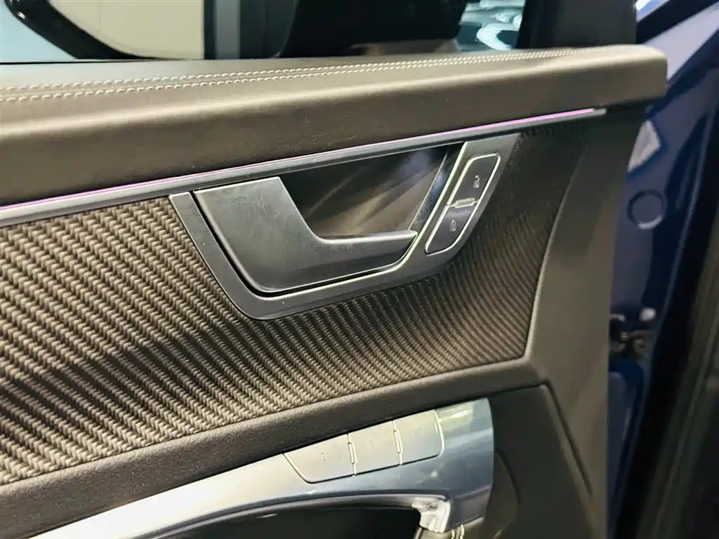 Audi RS 6 2021 — фото 17