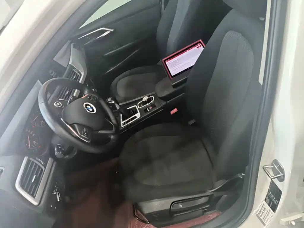 BMW 1 Series 2017 — фото 15