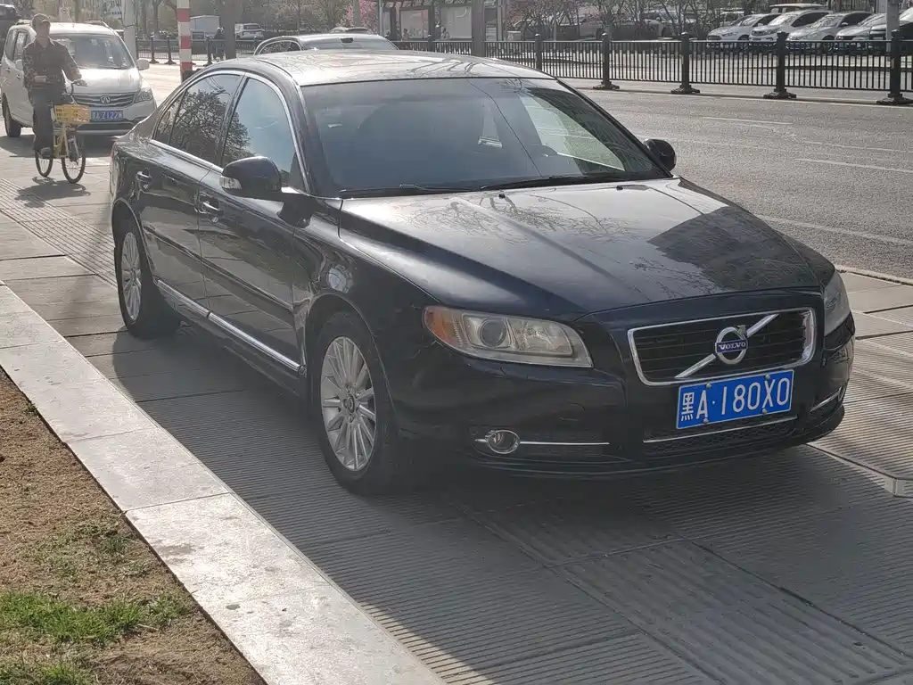 Volvo S80L 2010