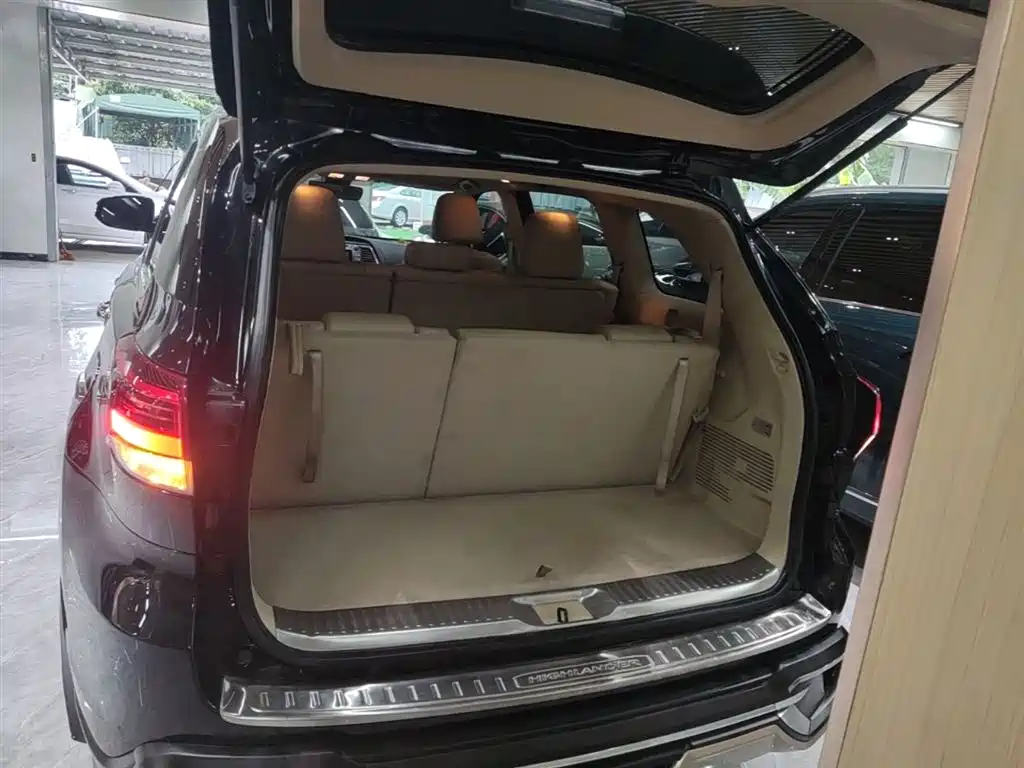 Toyota Highlander 2018 — фото 19