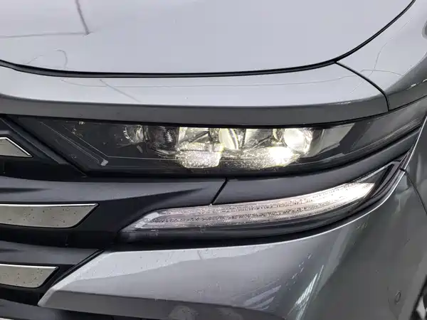 Toyota Vellfire 2024
