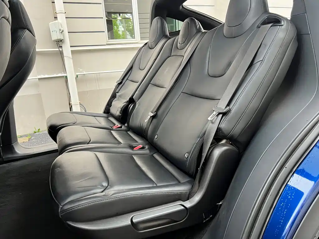 Tesla Model X 2020 — фото 12