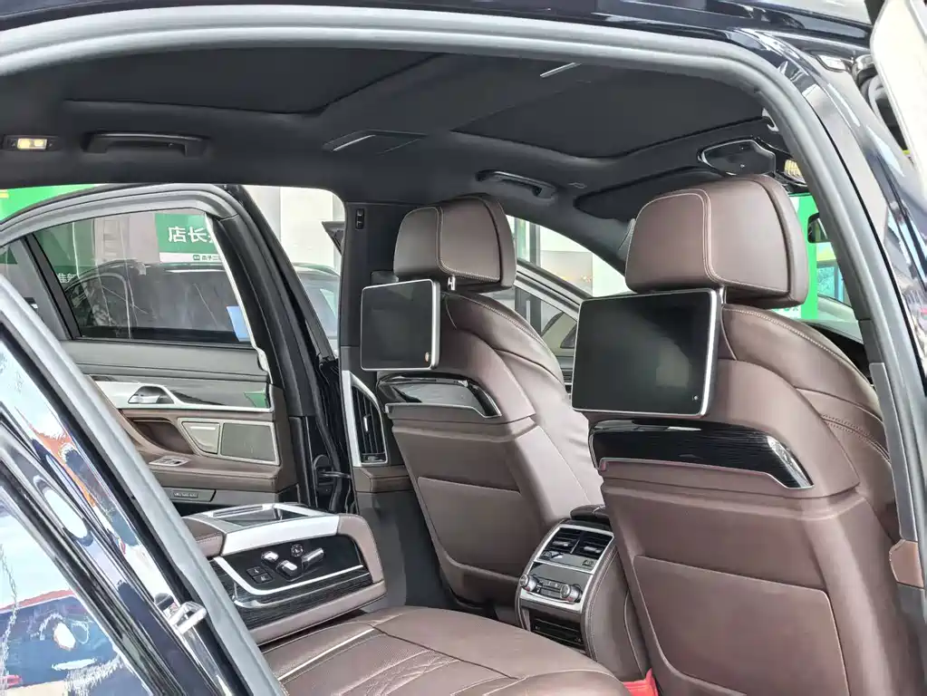BMW 7 Series 2019 — фото 6