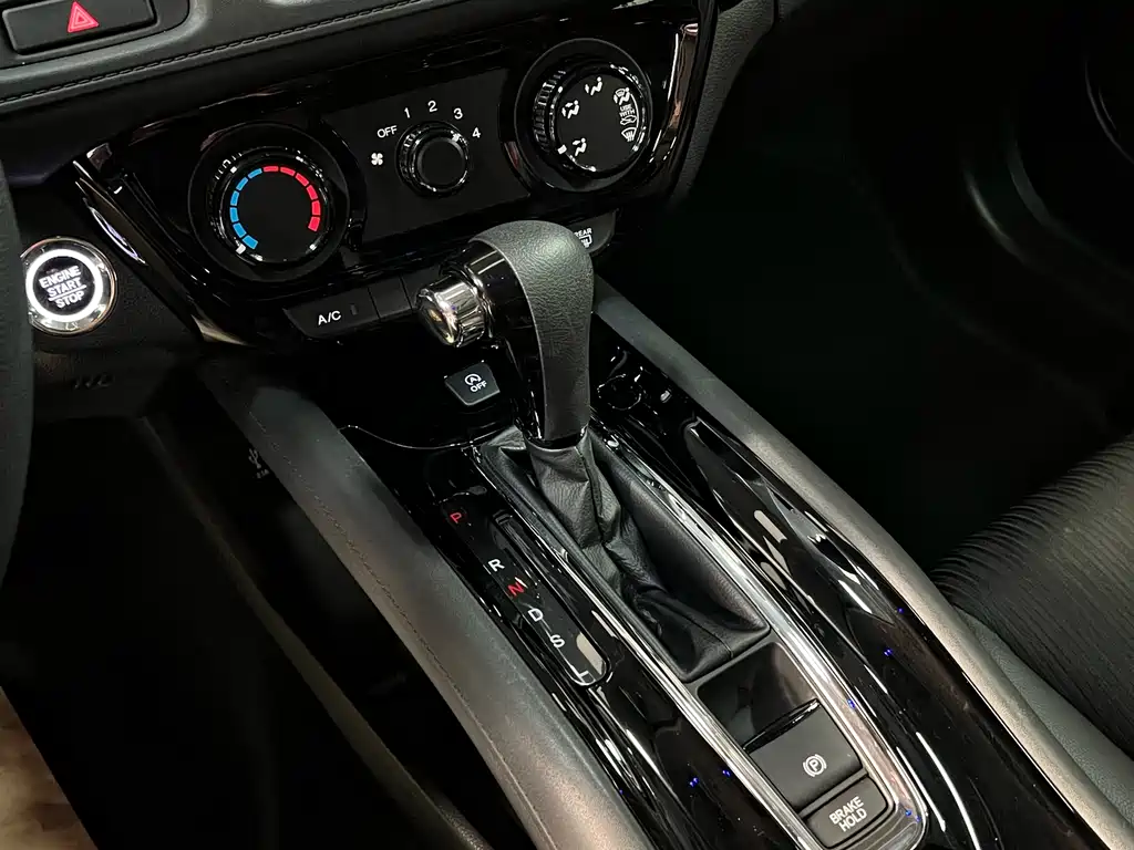 Honda Vezel 2020 — фото 9