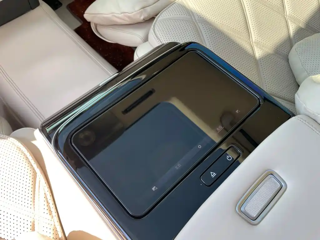Mercedes-Benz Maybach S-Class 2023 — фото 17