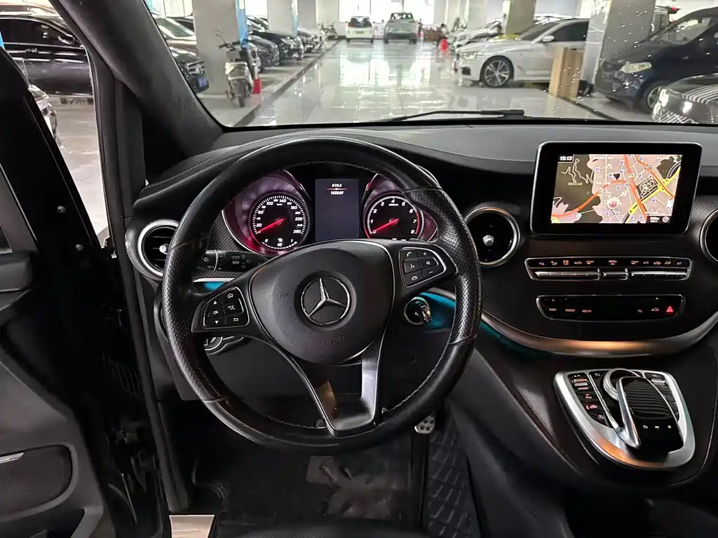 Mercedes-Benz V-Class 2018 — фото 7