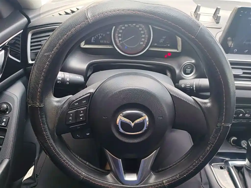 Mazda 3 Axela 2016 — фото 11