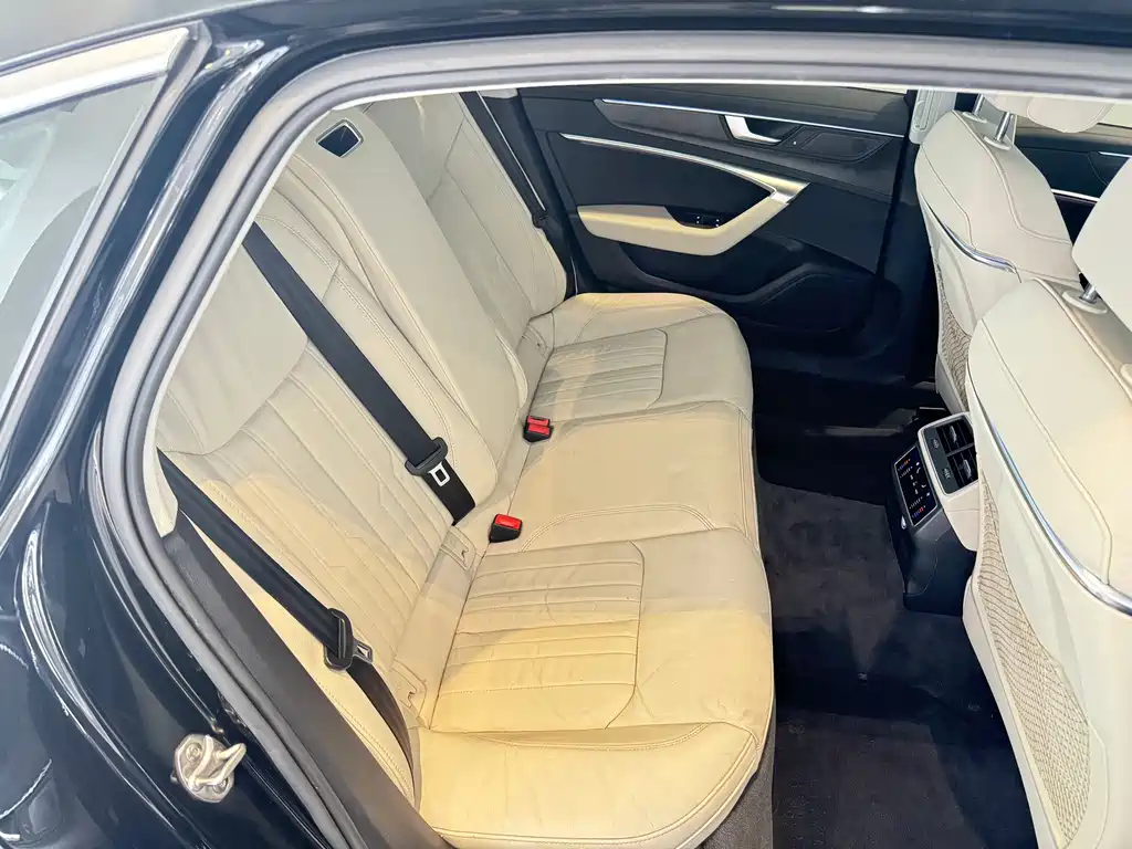 Audi A6L 2022 — фото 13