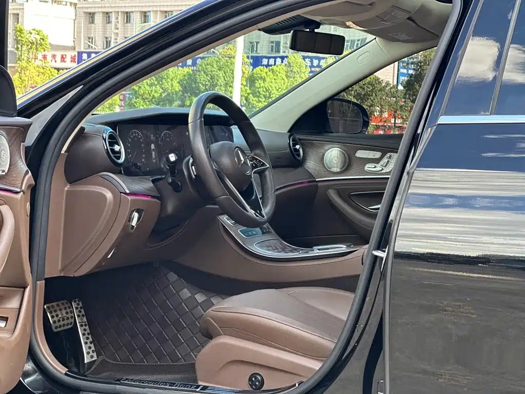 Mercedes-Benz E-Class 2023 — фото 5