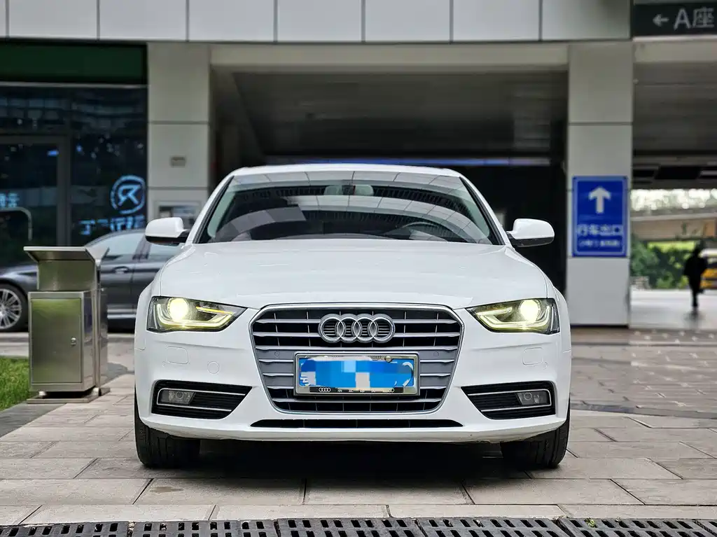 Audi A4L 2012
