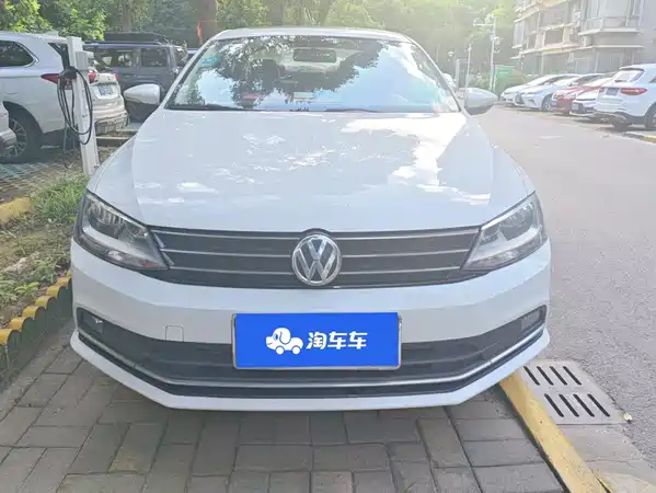 Volkswagen Sagitar 2016