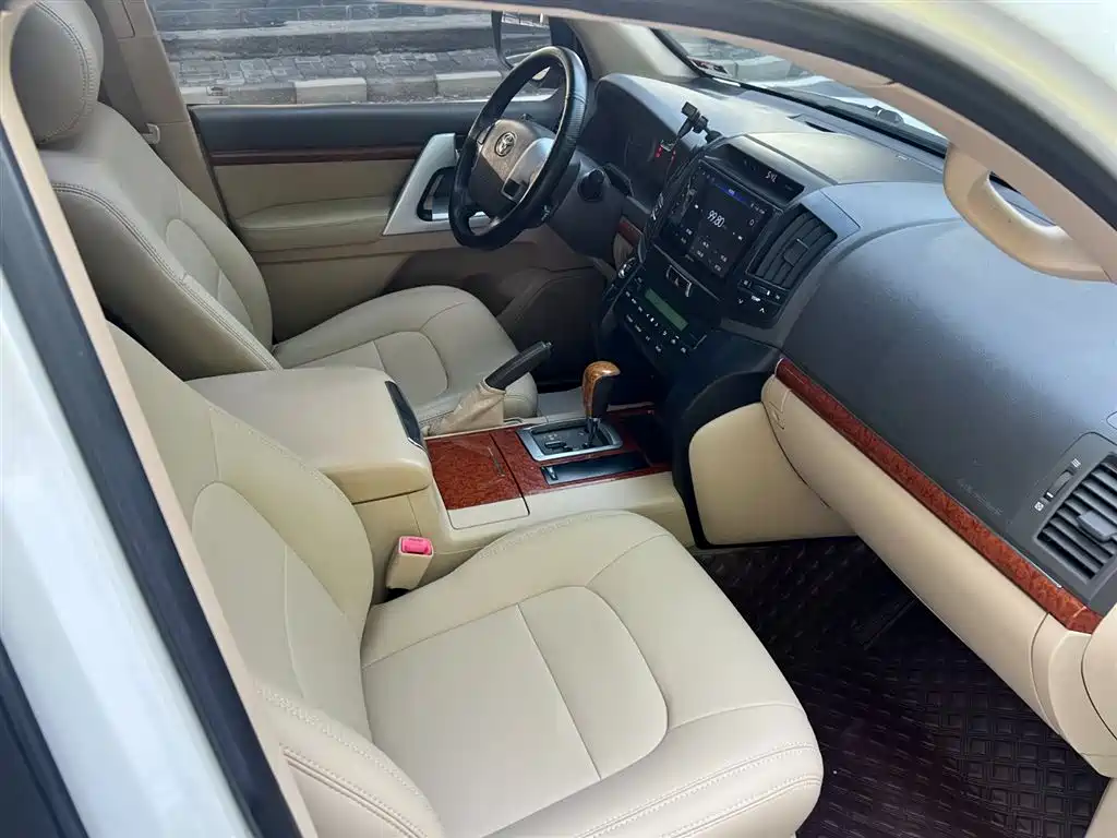 Toyota Land Cruiser 2015 — фото 17