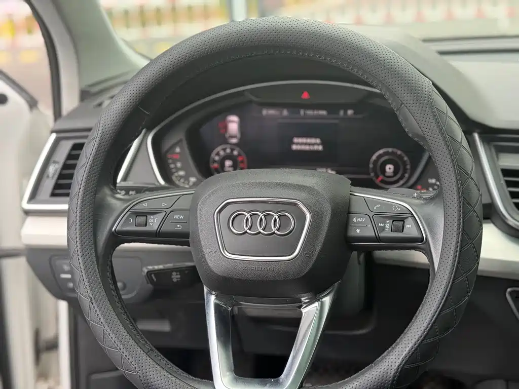 Audi Q5L 2019 — фото 12