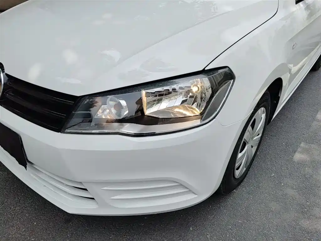 Volkswagen Jetta 2017 — фото 24