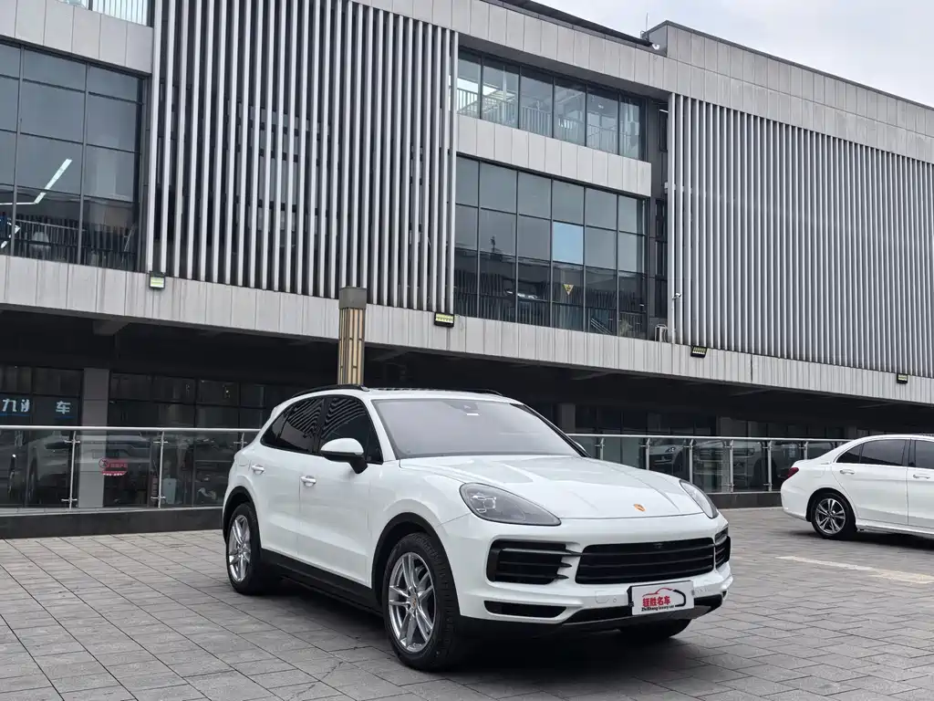 Porsche Cayenne 2018 — фото 2