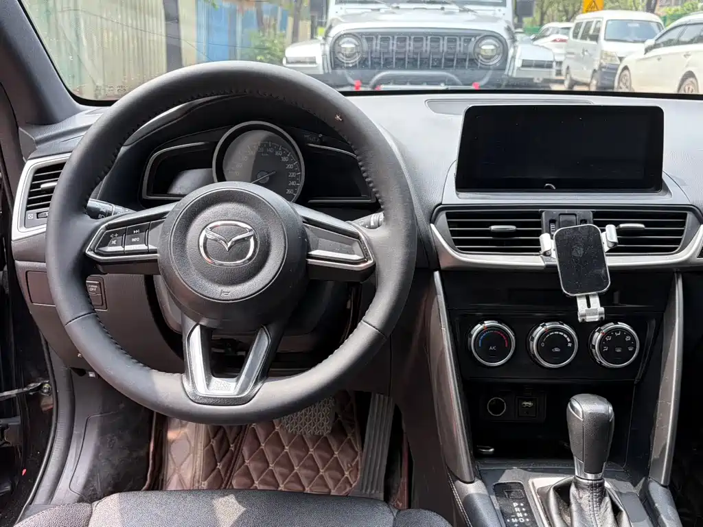 Mazda CX-4 2018 — фото 6