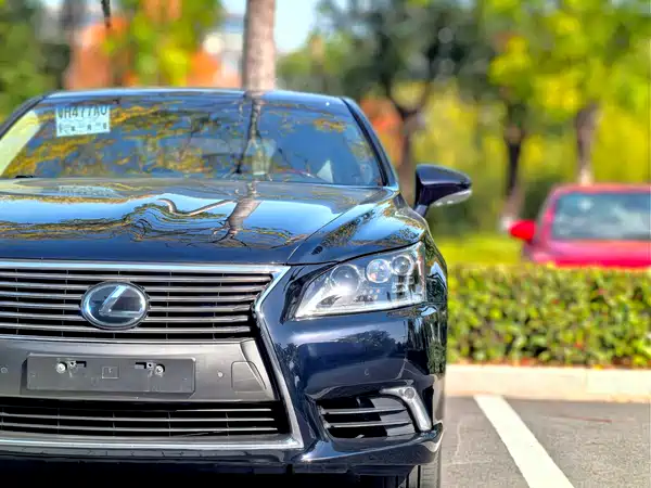 Lexus LS 2016