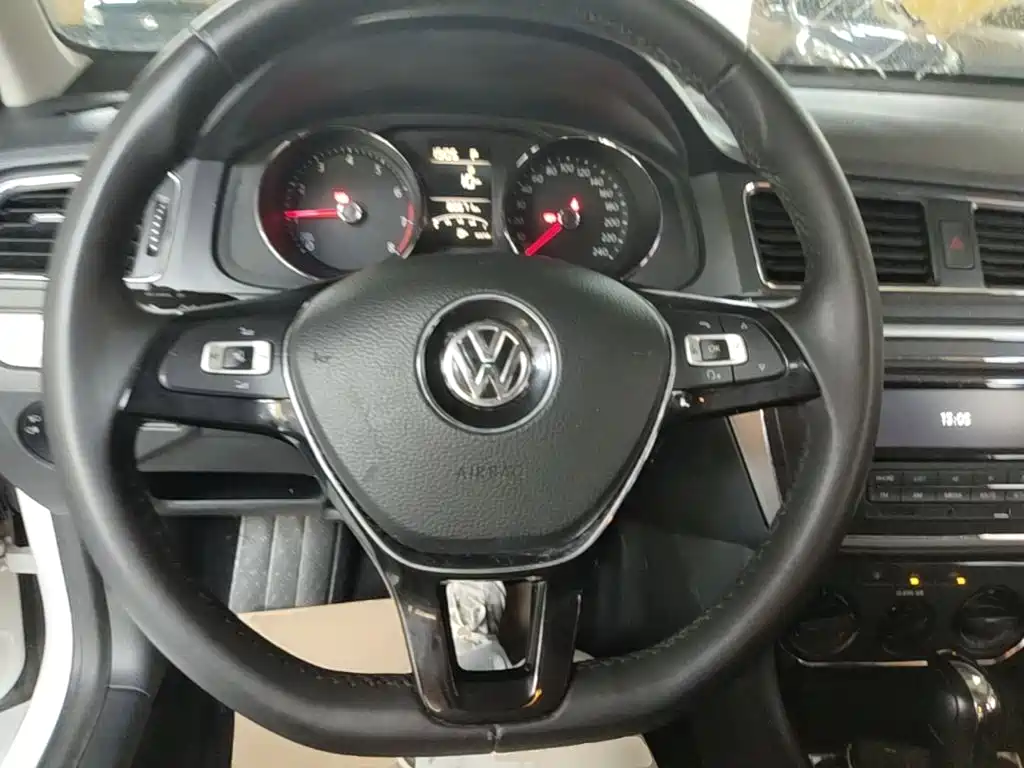 Volkswagen Gran Lavida 2017 — фото 11
