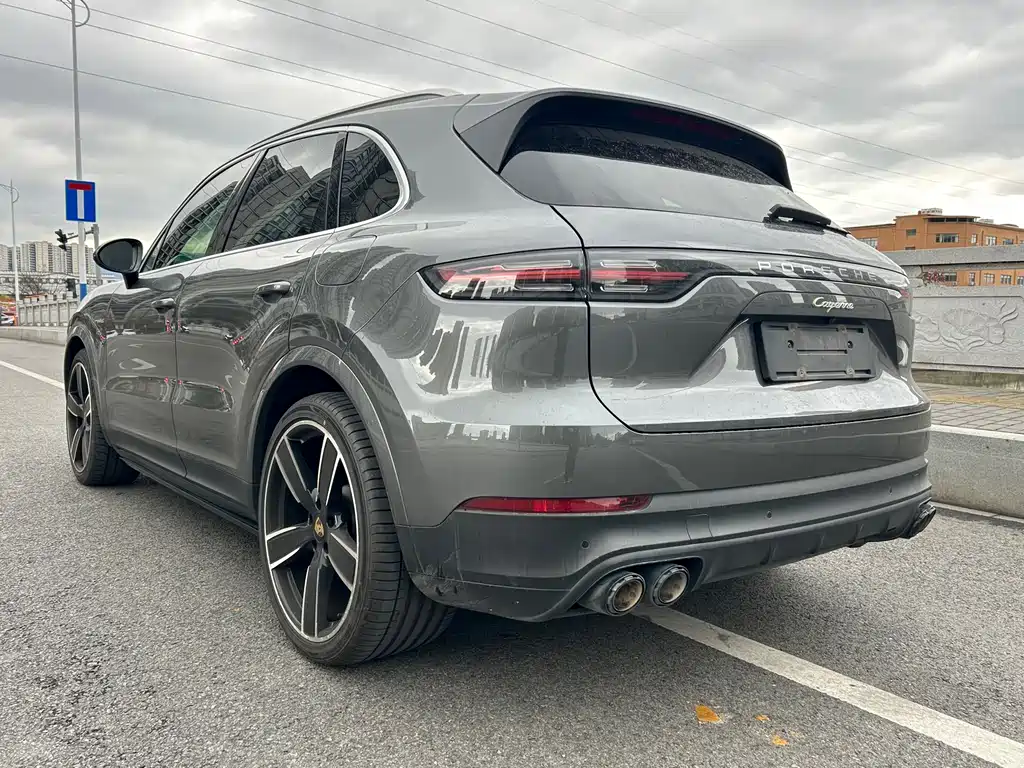 Porsche Cayenne Hybrid 2021 — фото 9