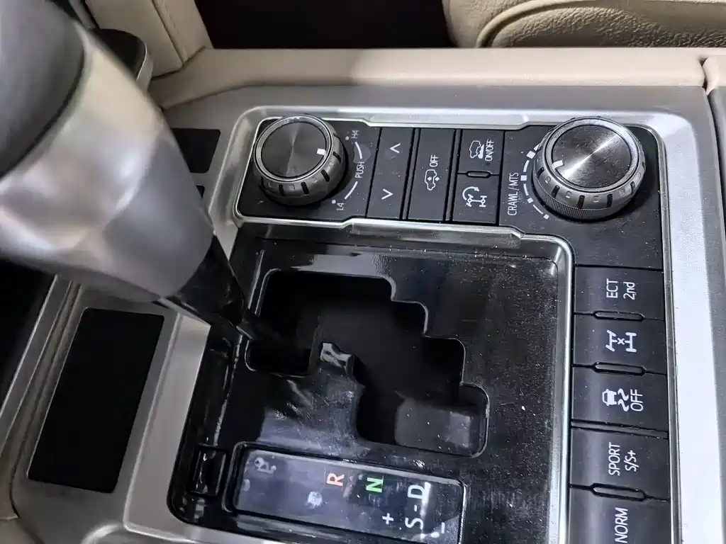 Toyota Land Cruiser 2016 — фото 16