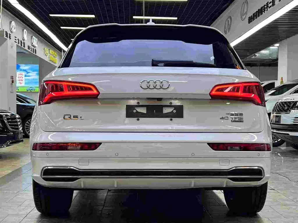 Audi Q5L 2020 — фото 8
