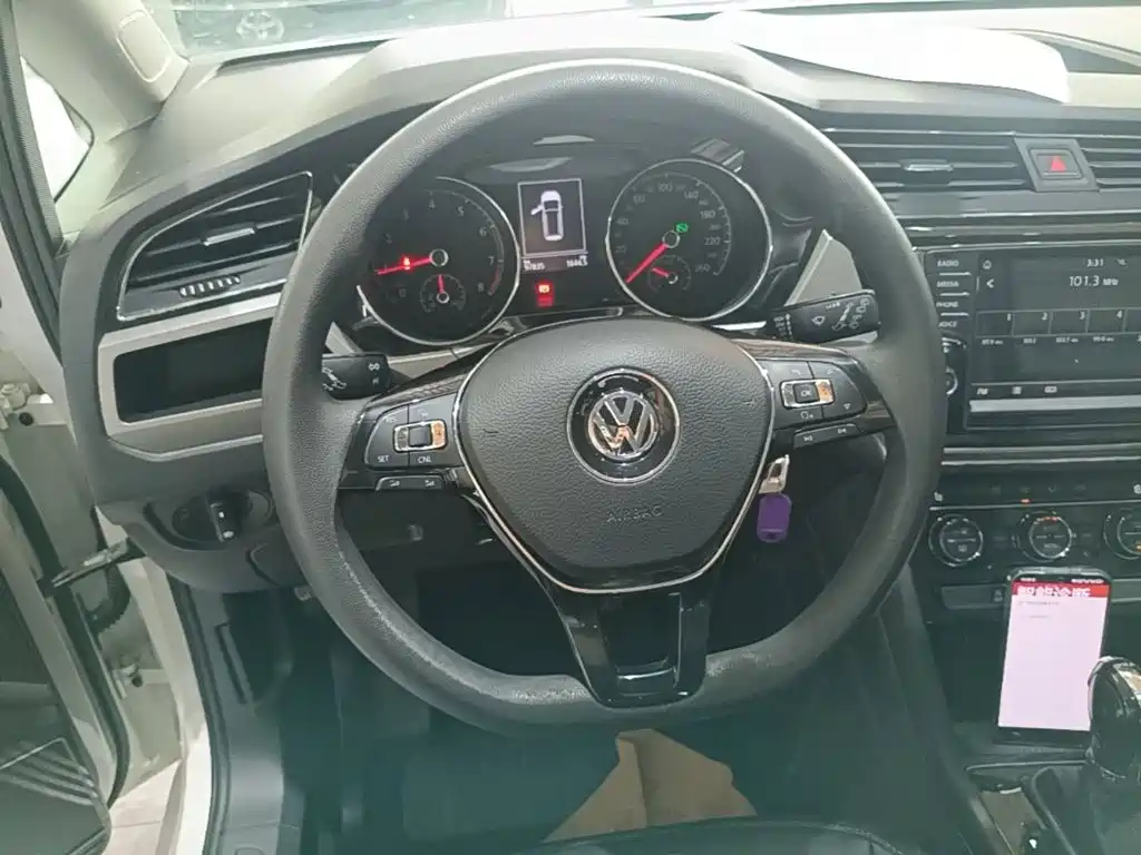 Volkswagen Touran 2019 — фото 11