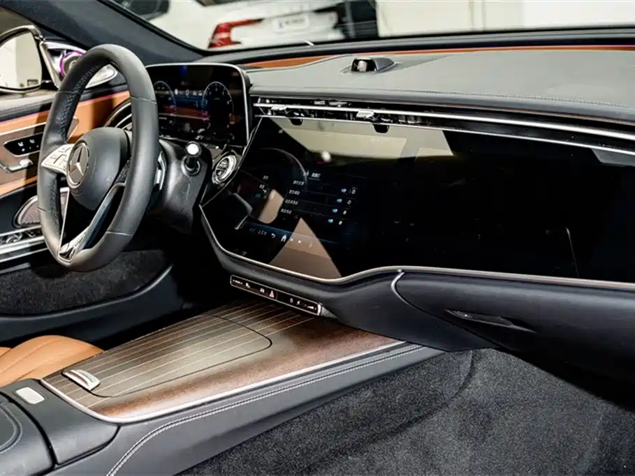 Mercedes-Benz E-Class 2025 — фото 19