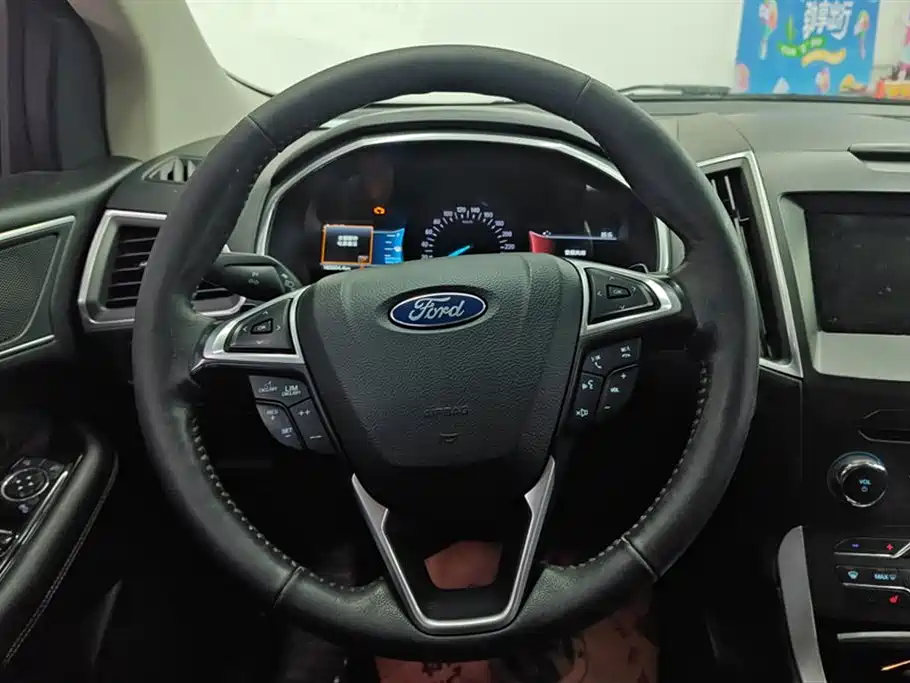 Ford Edge 2016 — фото 15