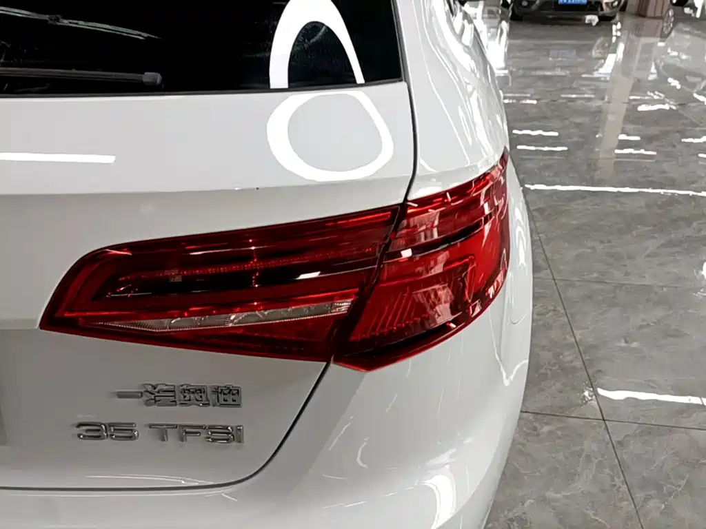 Audi A3 2019 — фото 8