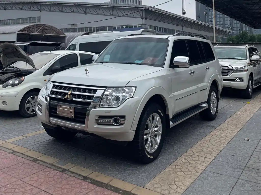 Mitsubishi Pajero 2018 — фото 1