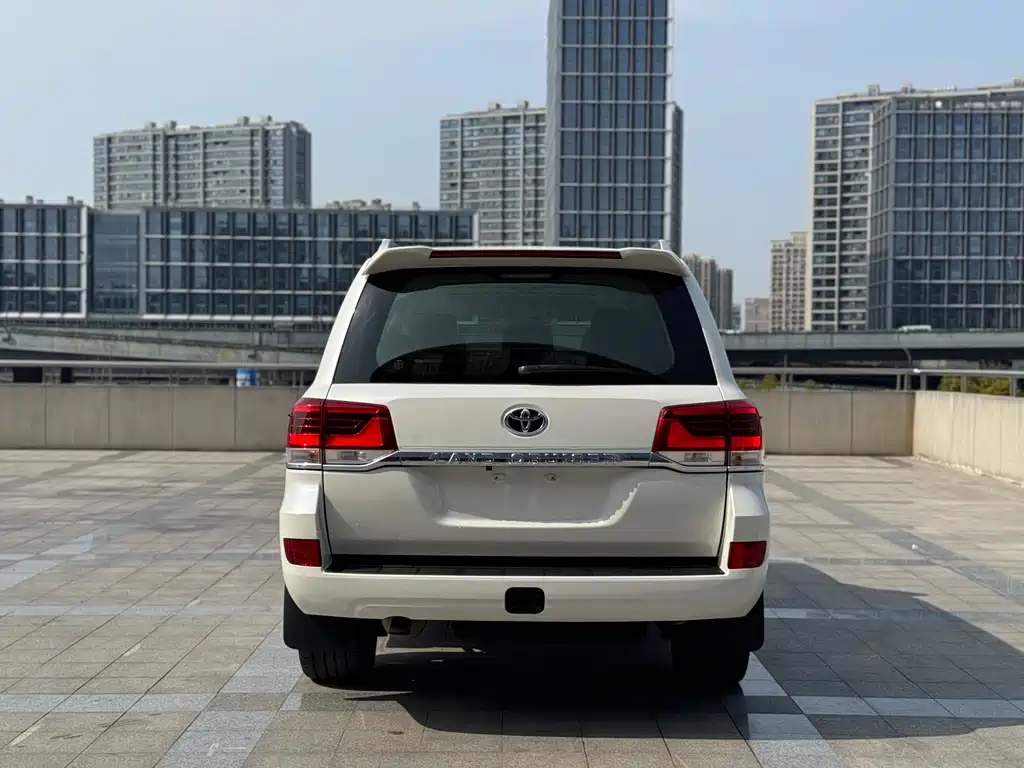 Toyota Land Cruiser 2019 — фото 16