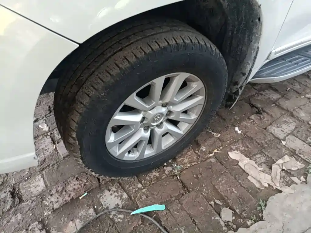 Toyota Prado 2015 — фото 23