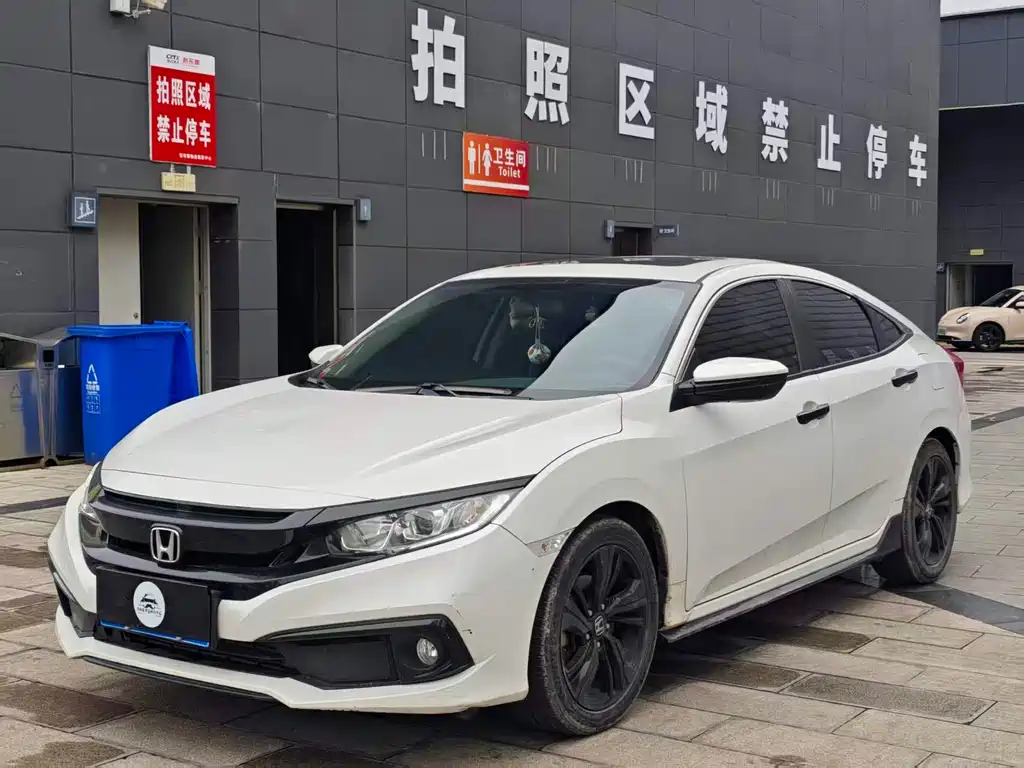 Honda Civic 2022 — фото 1