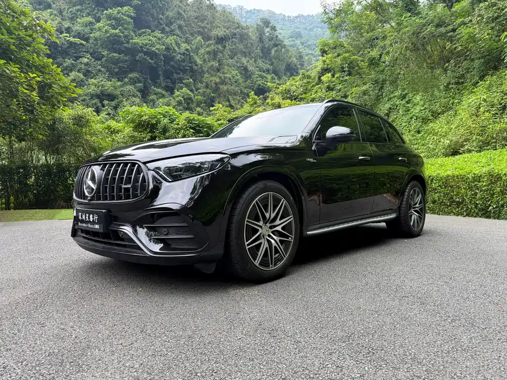 Mercedes-Benz GLC AMG 2025 — фото 1