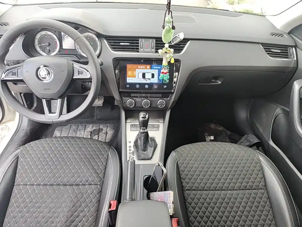 Skoda Octavia 2020 — фото 13