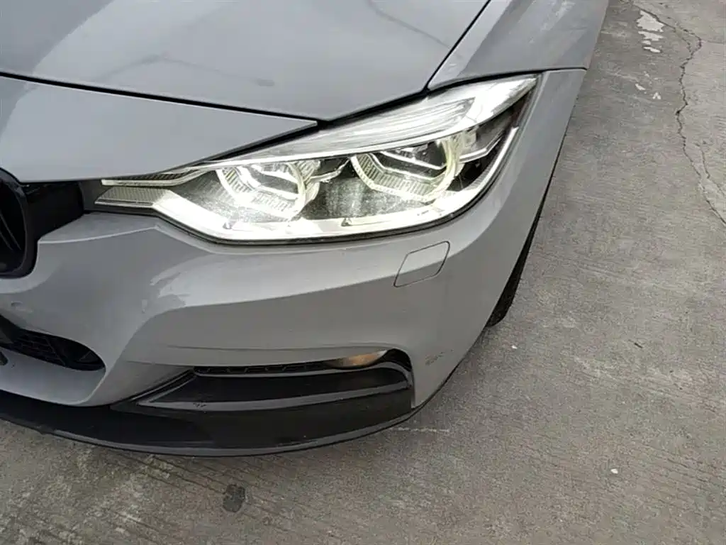 BMW 3 Series 2018 — фото 24