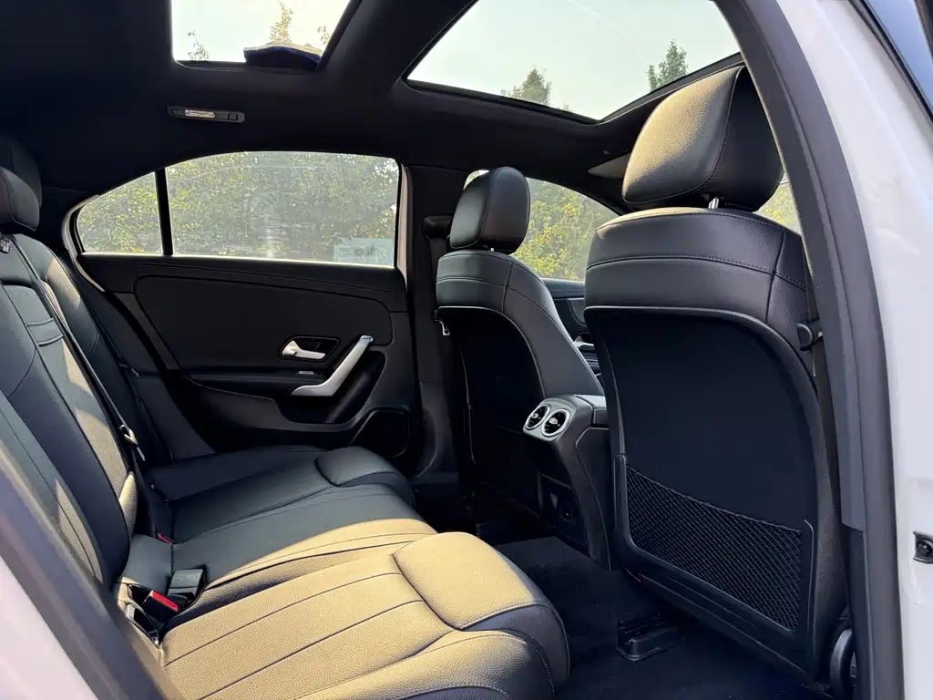 Mercedes-Benz A-Class 2021 — фото 18