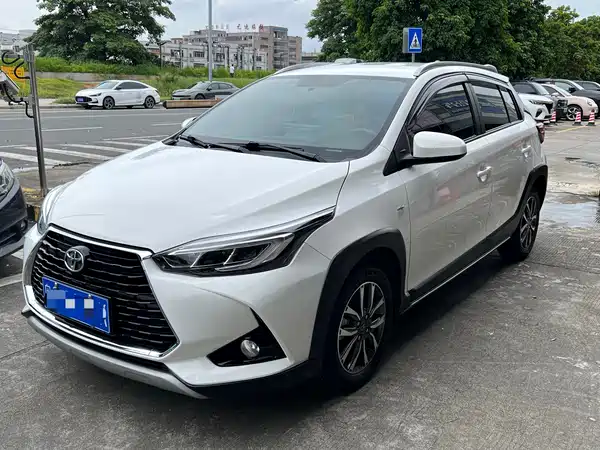 Toyota Yaris L 2021