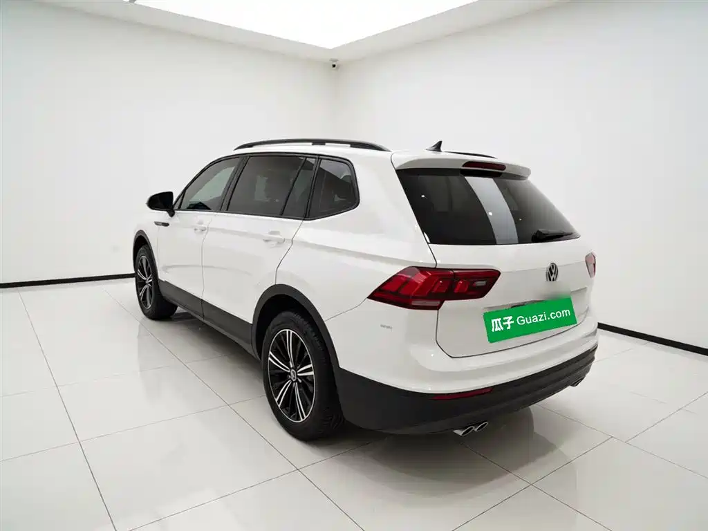 Volkswagen Tiguan L 2021 — фото 23