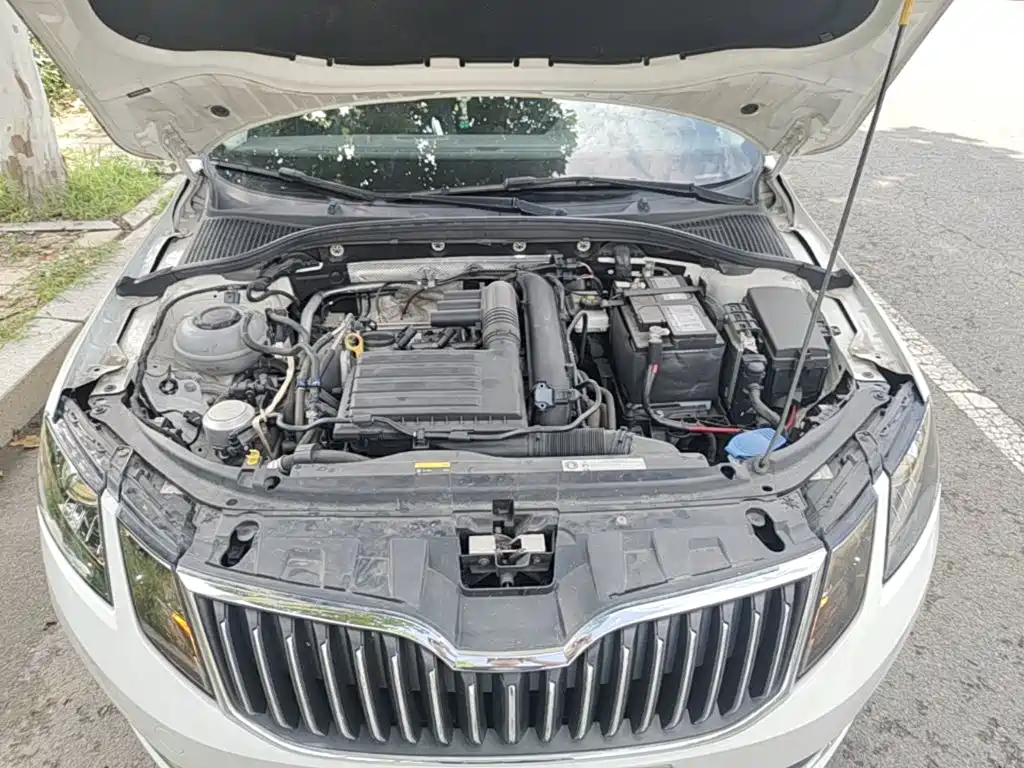 Skoda Octavia 2020 — фото 20