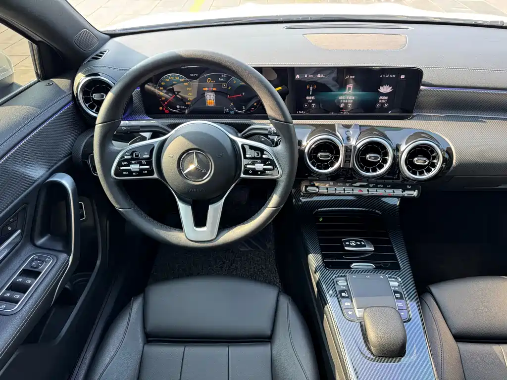 Mercedes-Benz A-Class 2021 — фото 14