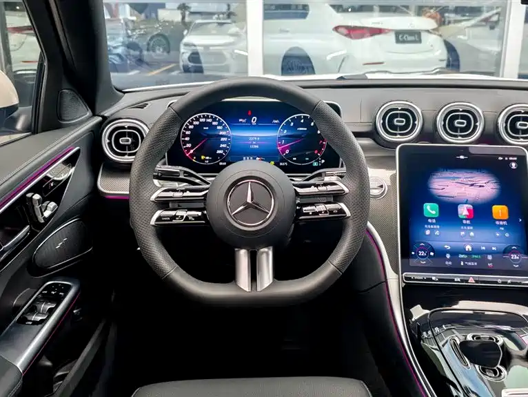 Mercedes-Benz C-Class 2025 — фото 16