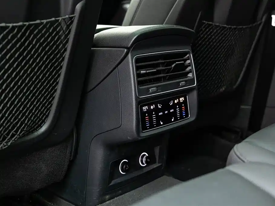 Audi Q7 2020 — фото 16