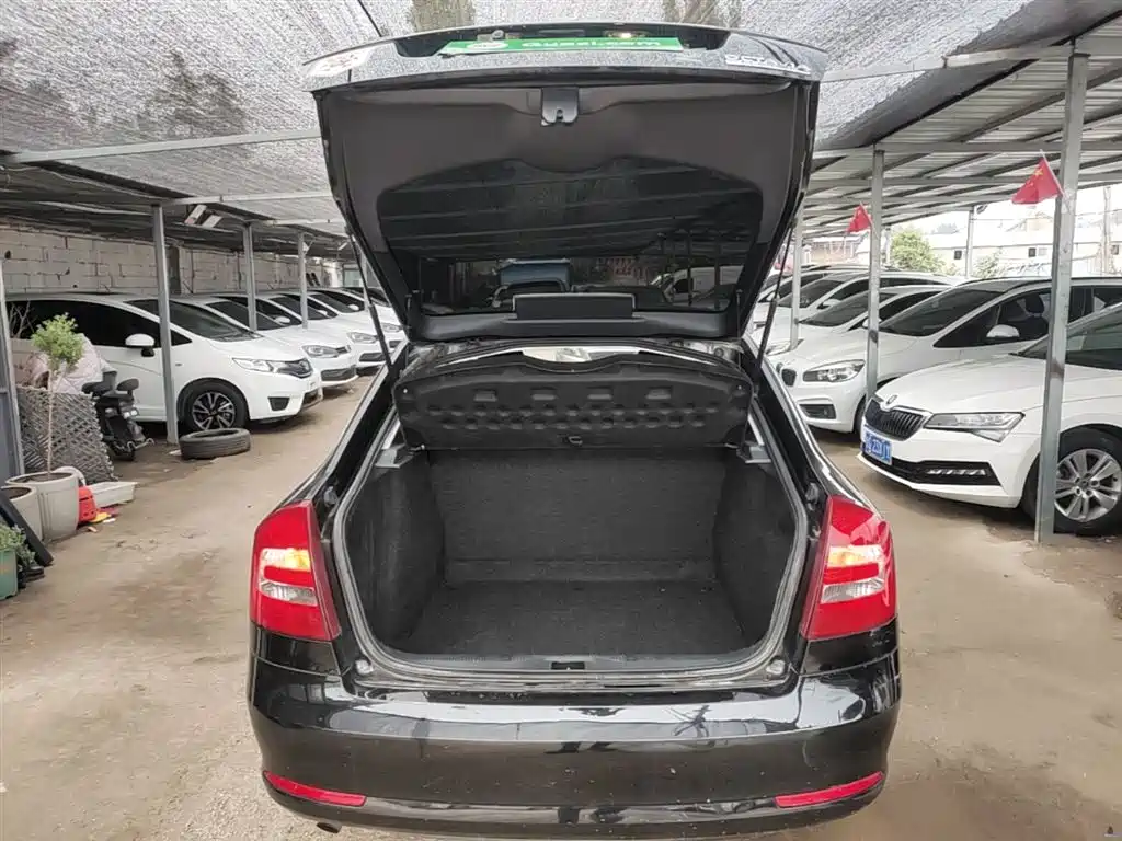 Skoda Octavia 2015 — фото 19