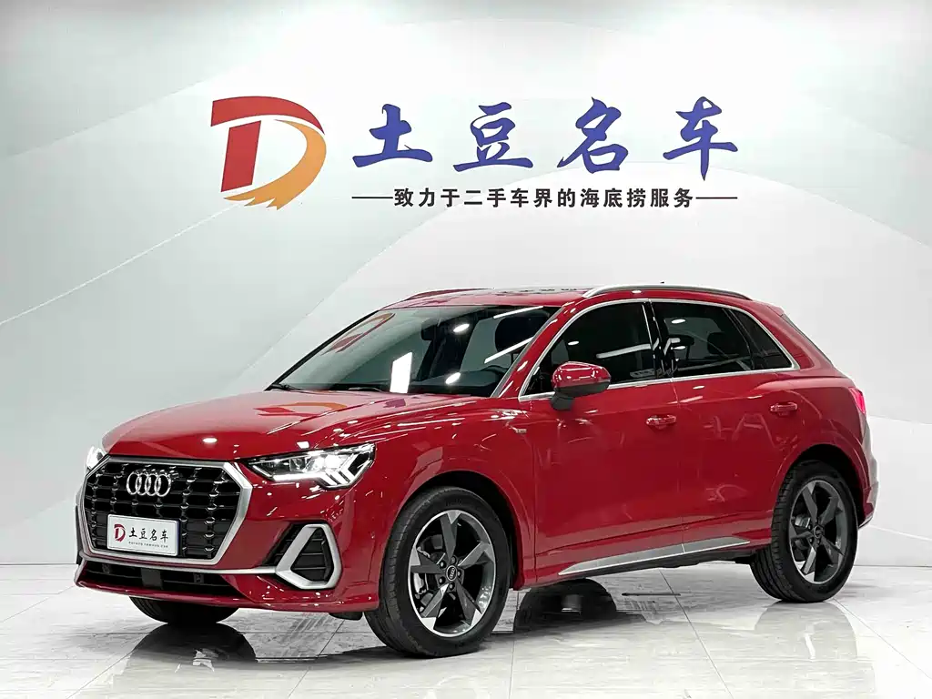 Audi Q3 2022 — фото 1