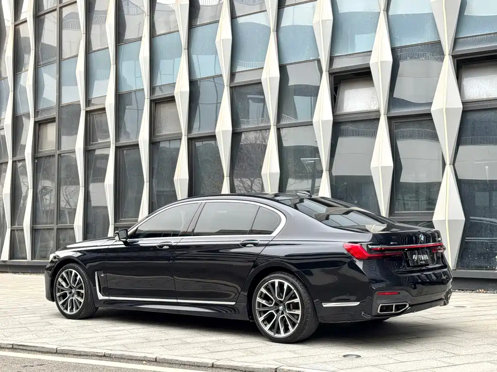 BMW 7 Series 2020 — фото 23