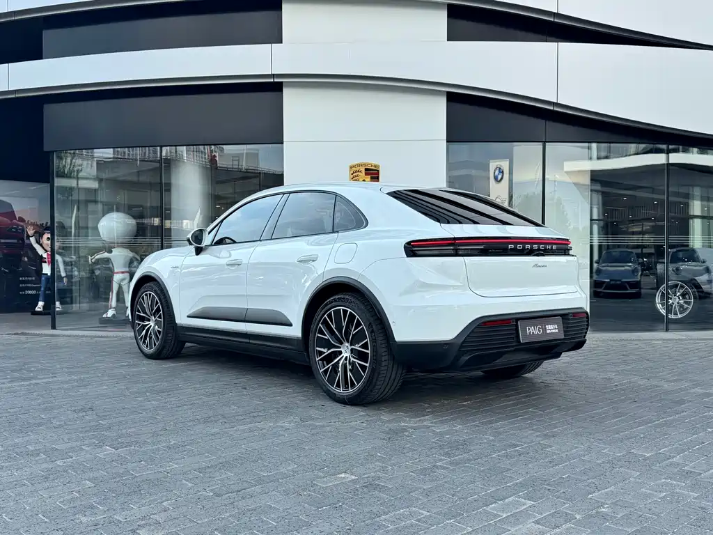 Porsche Macan New Energy 2025 — фото 6